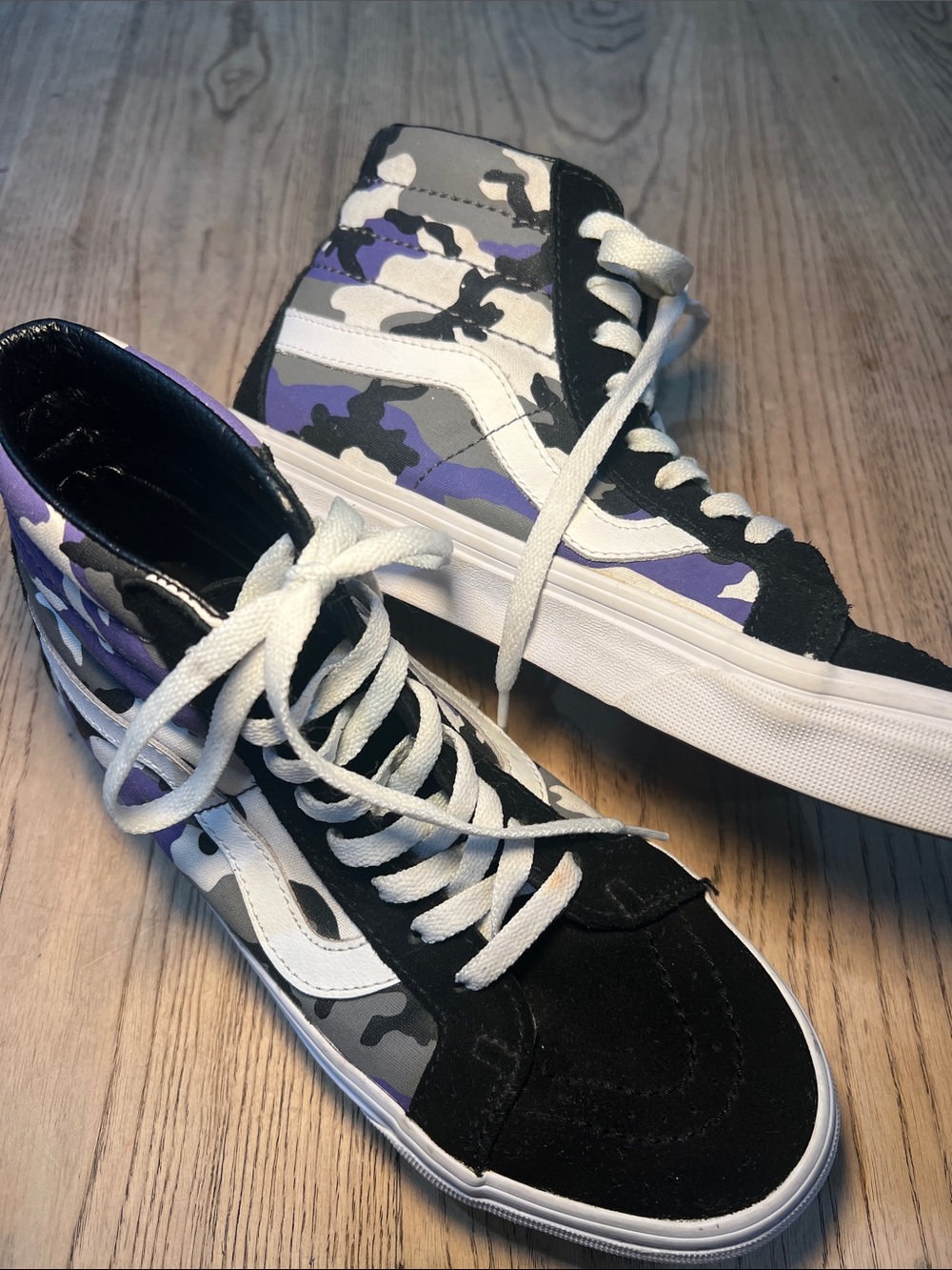 Vans High-Top Sneakers Black Suede White Purple Camo unisex women’s 8.5